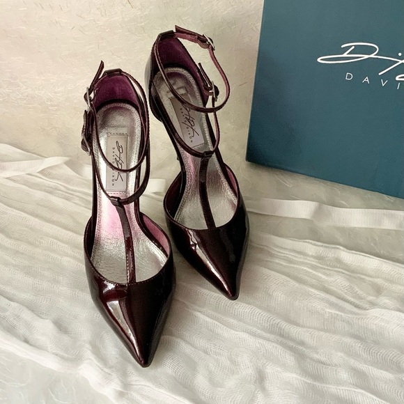 Women’s 3 inch high shoes. Sz 7.5 Wine. Double ankle straps added detail. - Picture 1 of 3